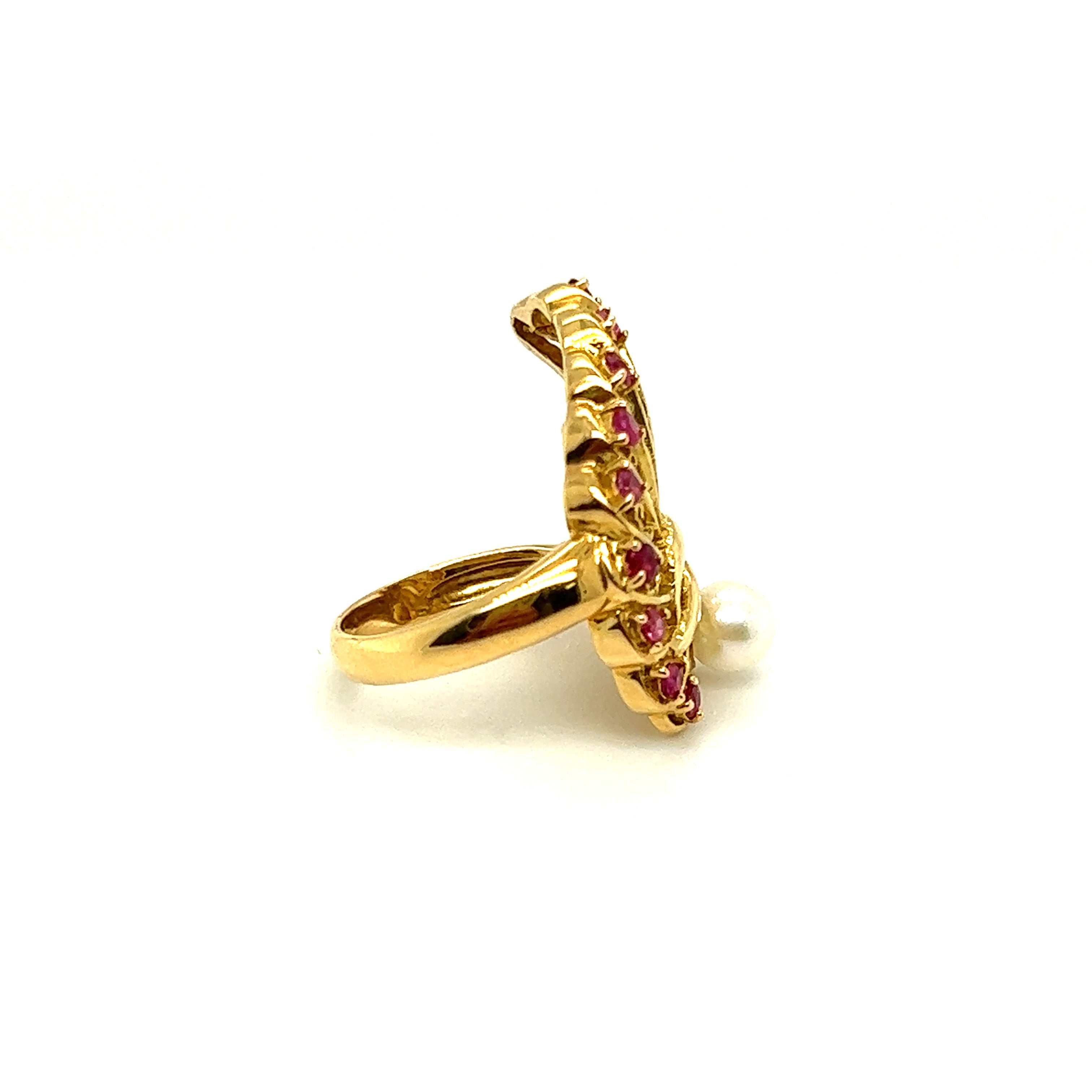 18k yellow gold with ruby and pearl ring