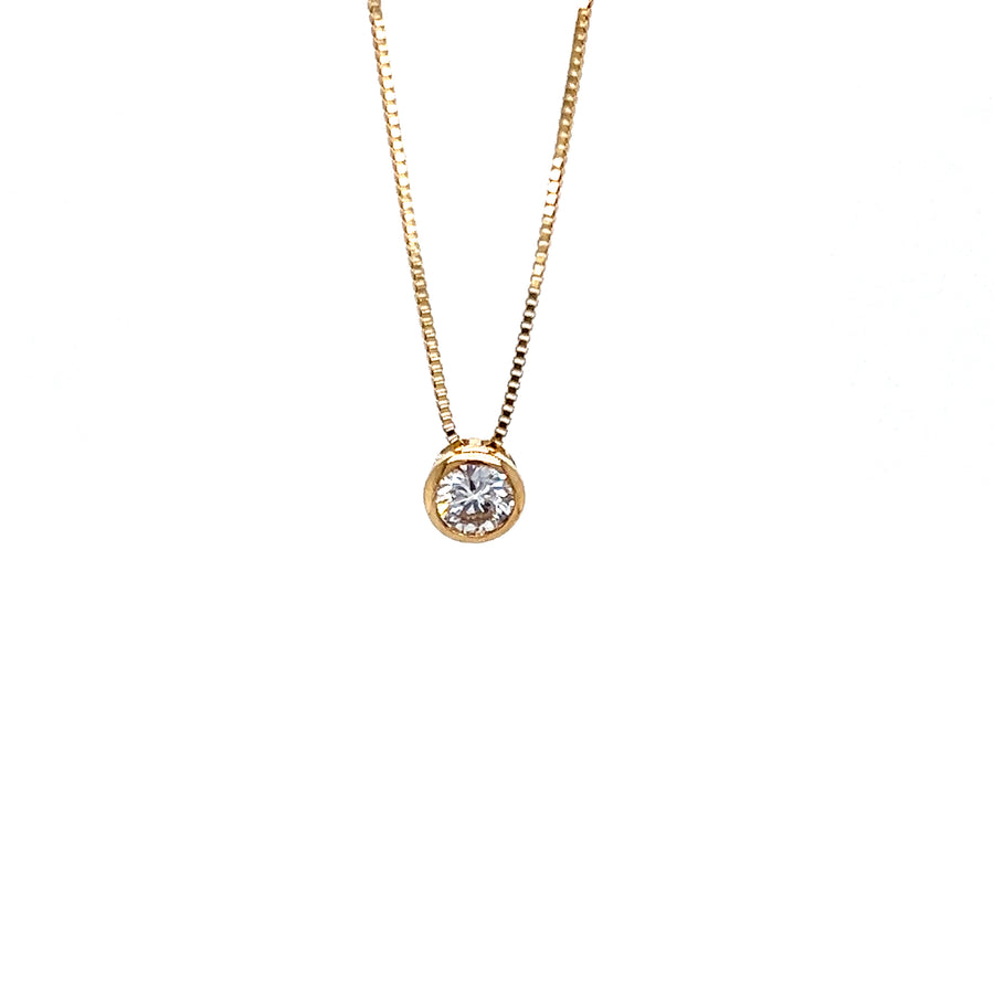 Solitaire diamond pendant