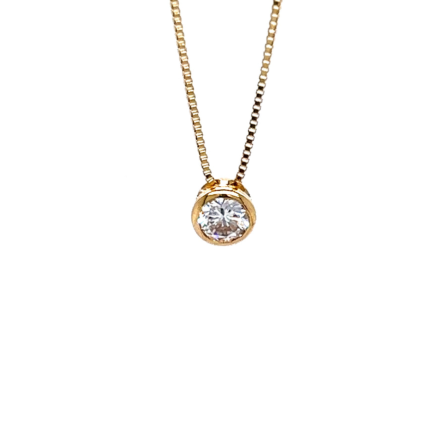 Solitaire diamond pendant