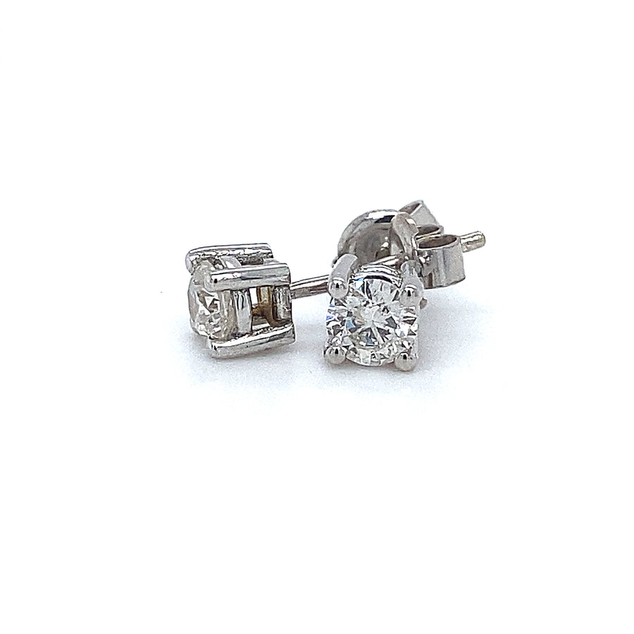 Diamond stud earrings 0.60Ct .