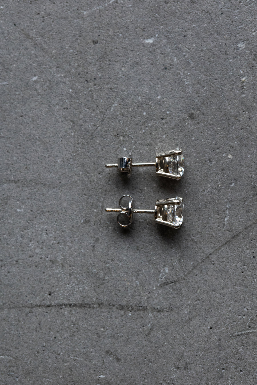 Diamond stud earrings 1.00Ct .