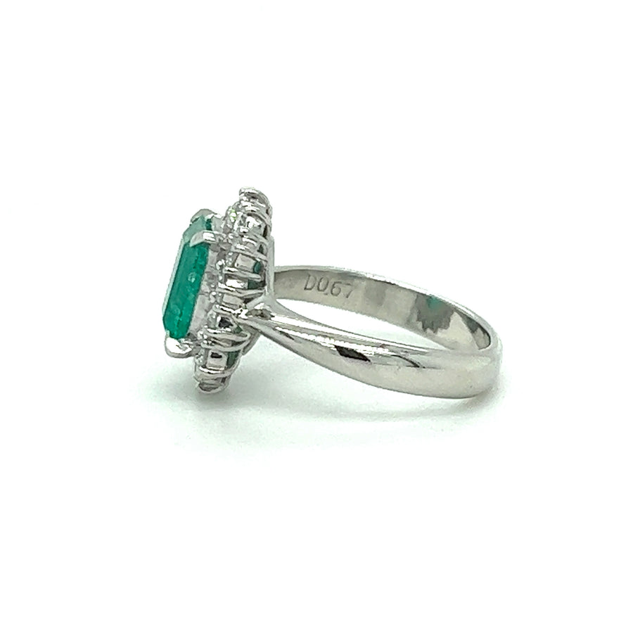 Diamond green emerald ring