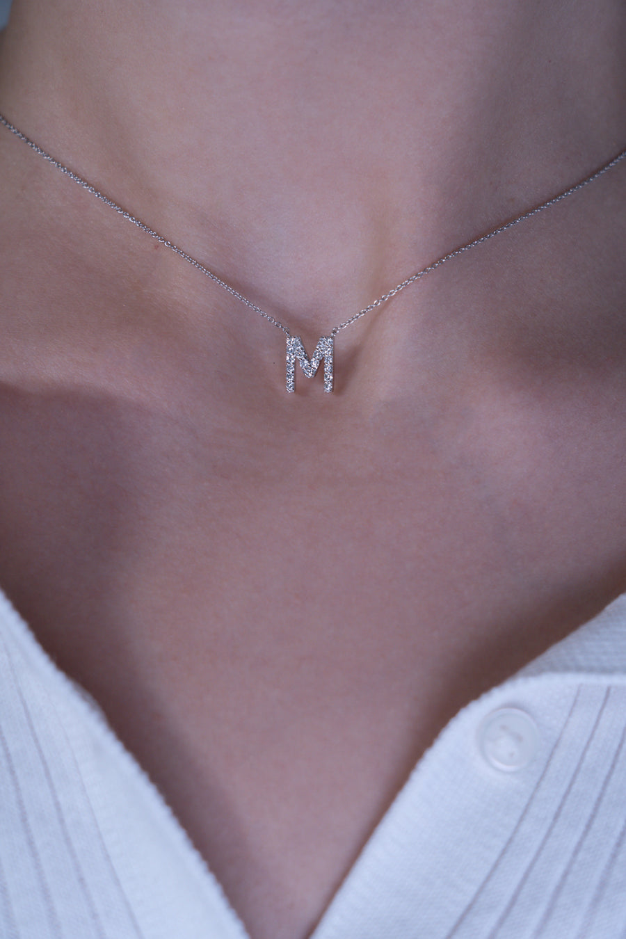 Initial diamond pendant (M)