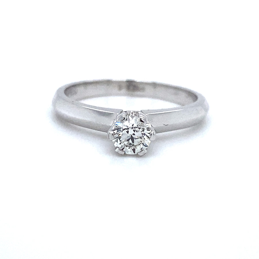 Diamond ring engagement ring