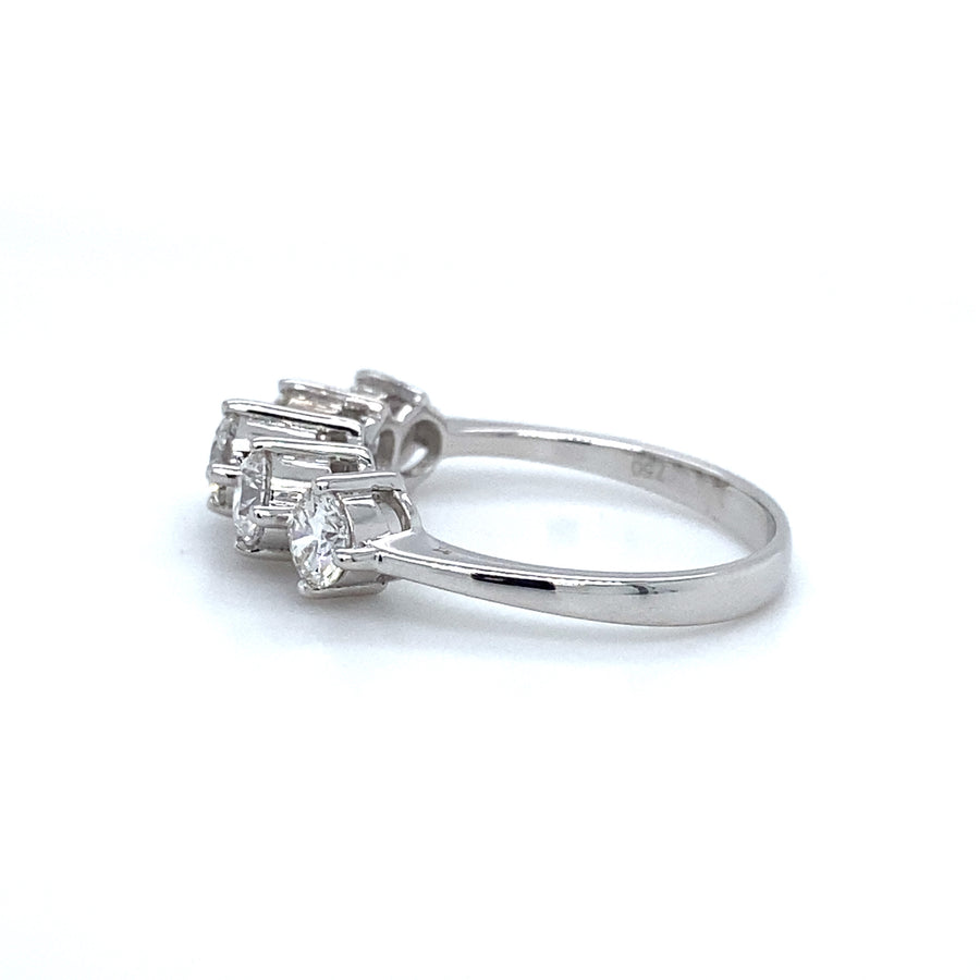 Diamond ring engagement ring