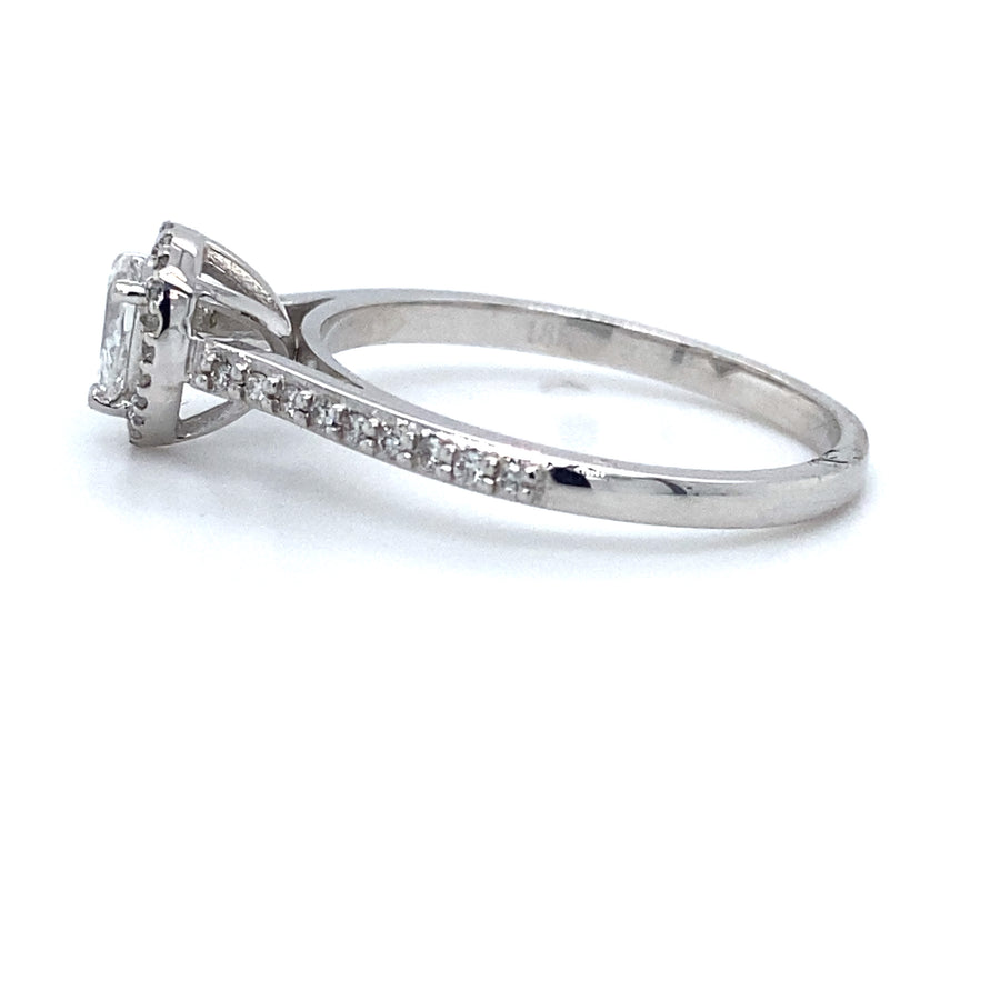 Diamond ring engagement ring