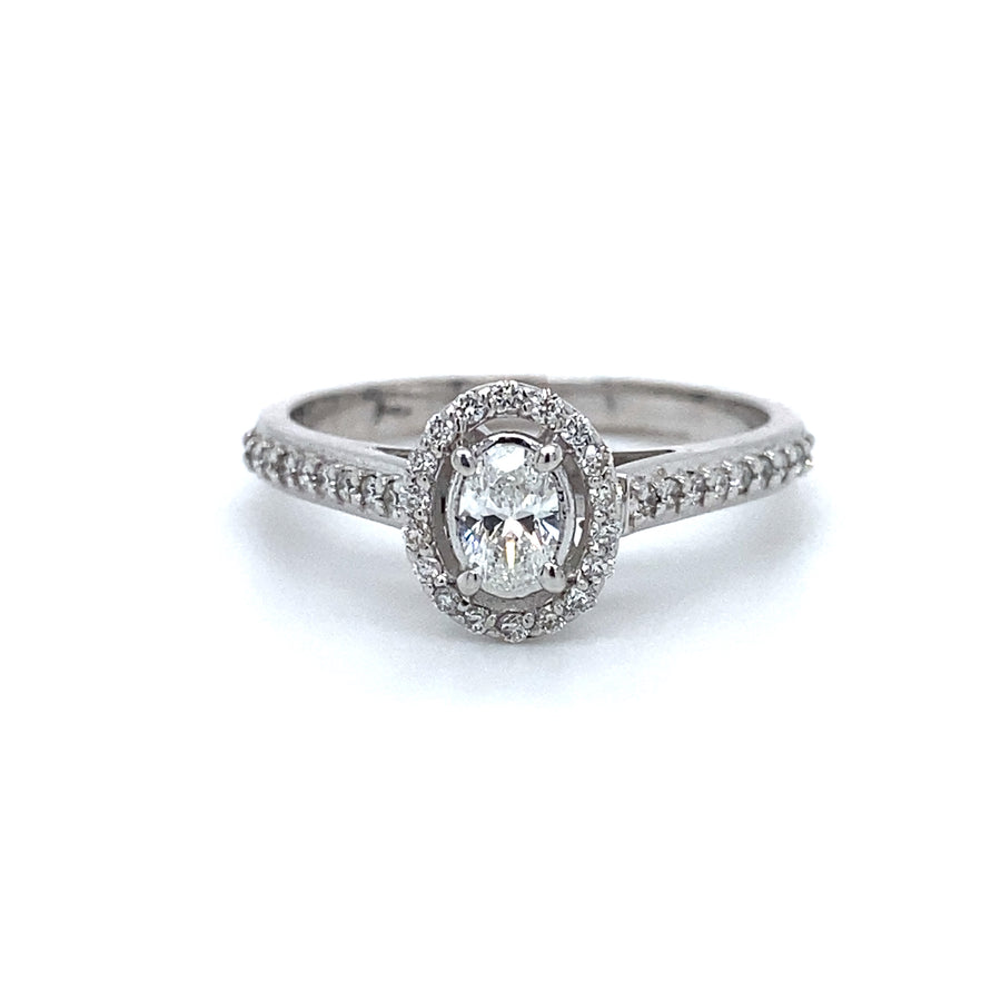 Diamond ring engagement ring