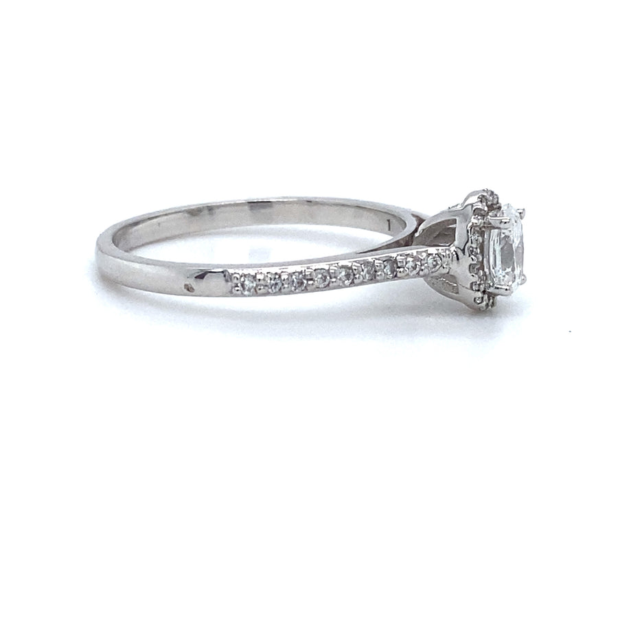 Diamond ring engagement ring