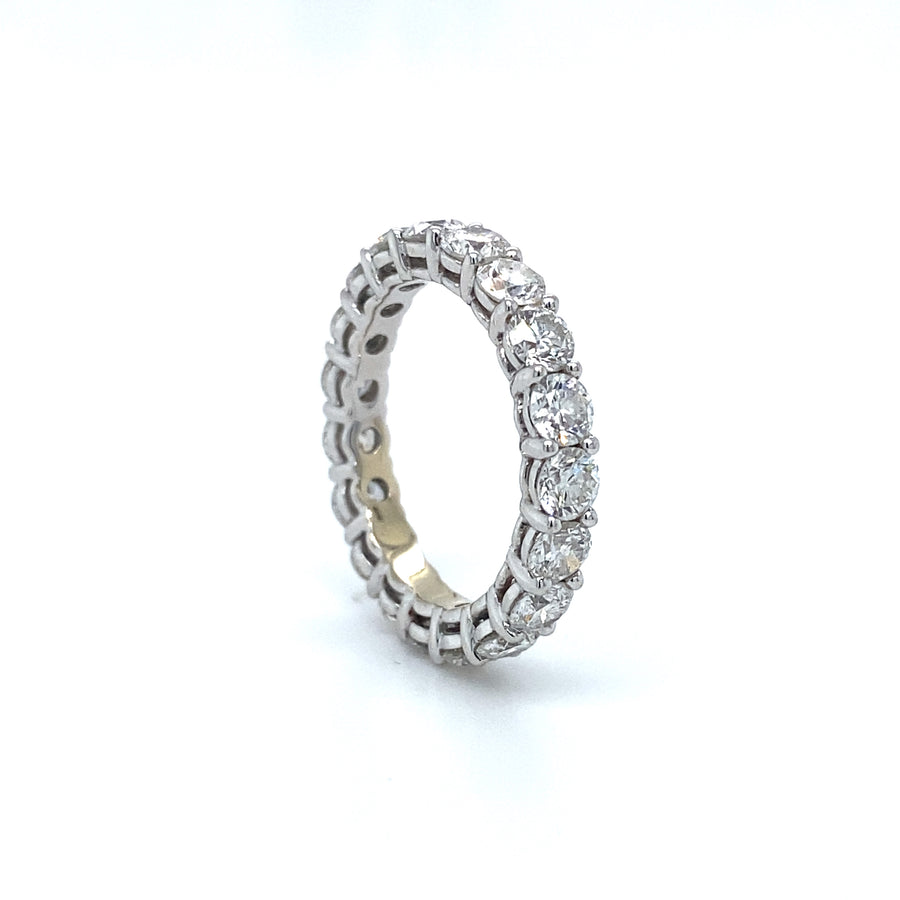 Diamond ring full eternity